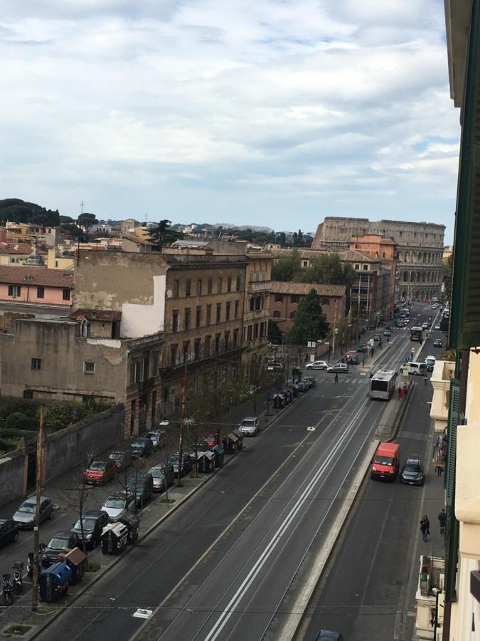 La Finestra Sul Colosseo B&B 1 Рим Екстер'єр фото